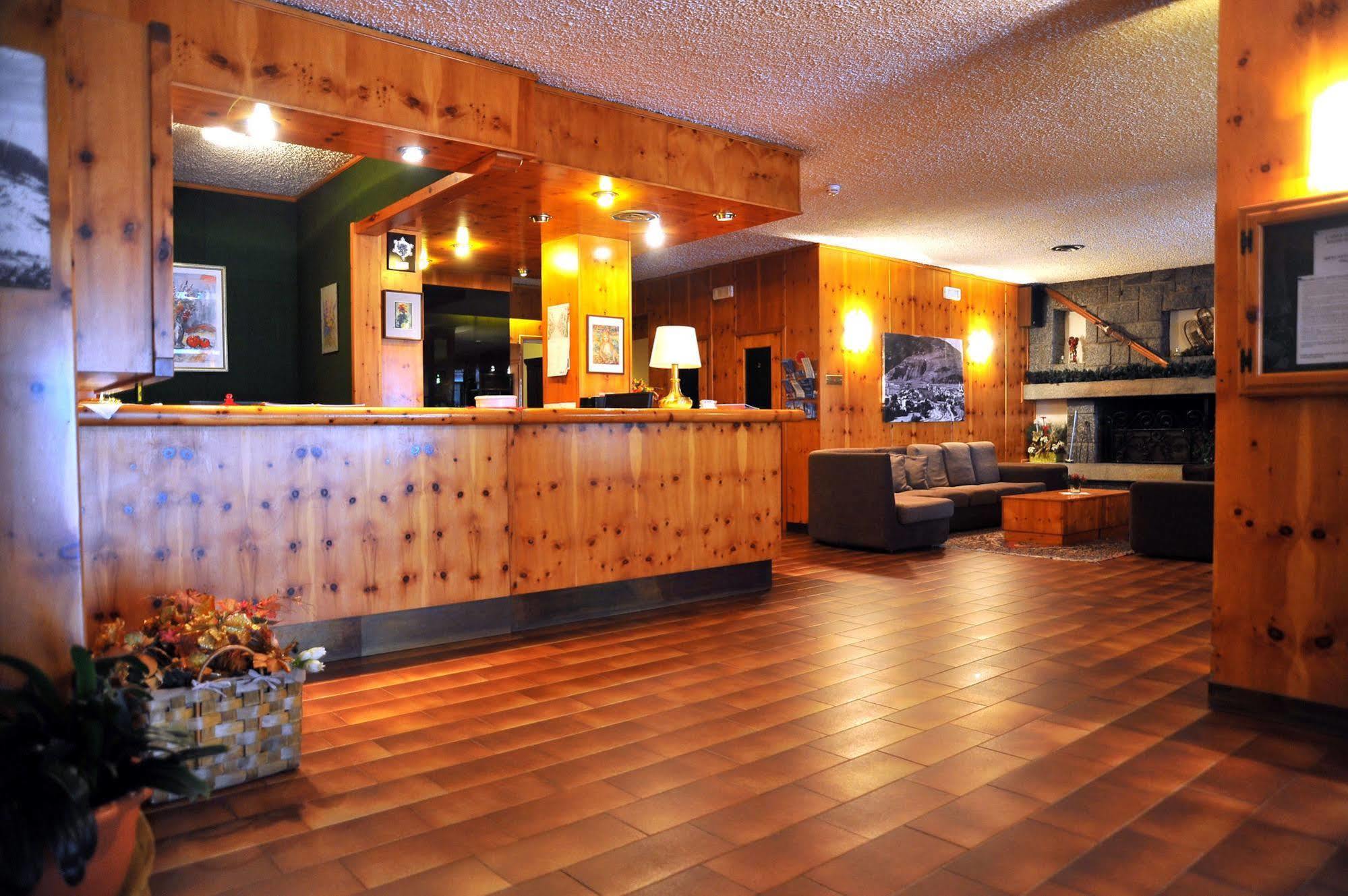 Hotel Nazionale Bormio Esterno foto