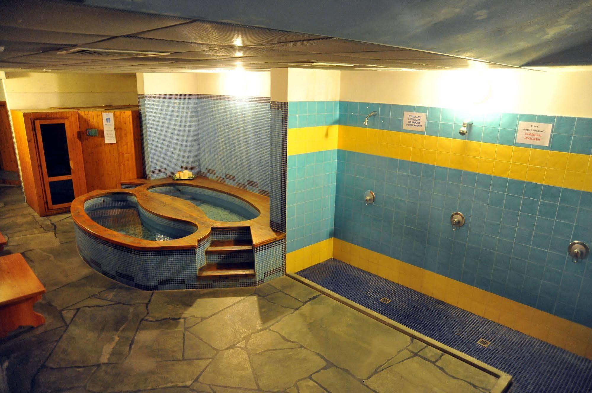 Hotel Nazionale Bormio Esterno foto