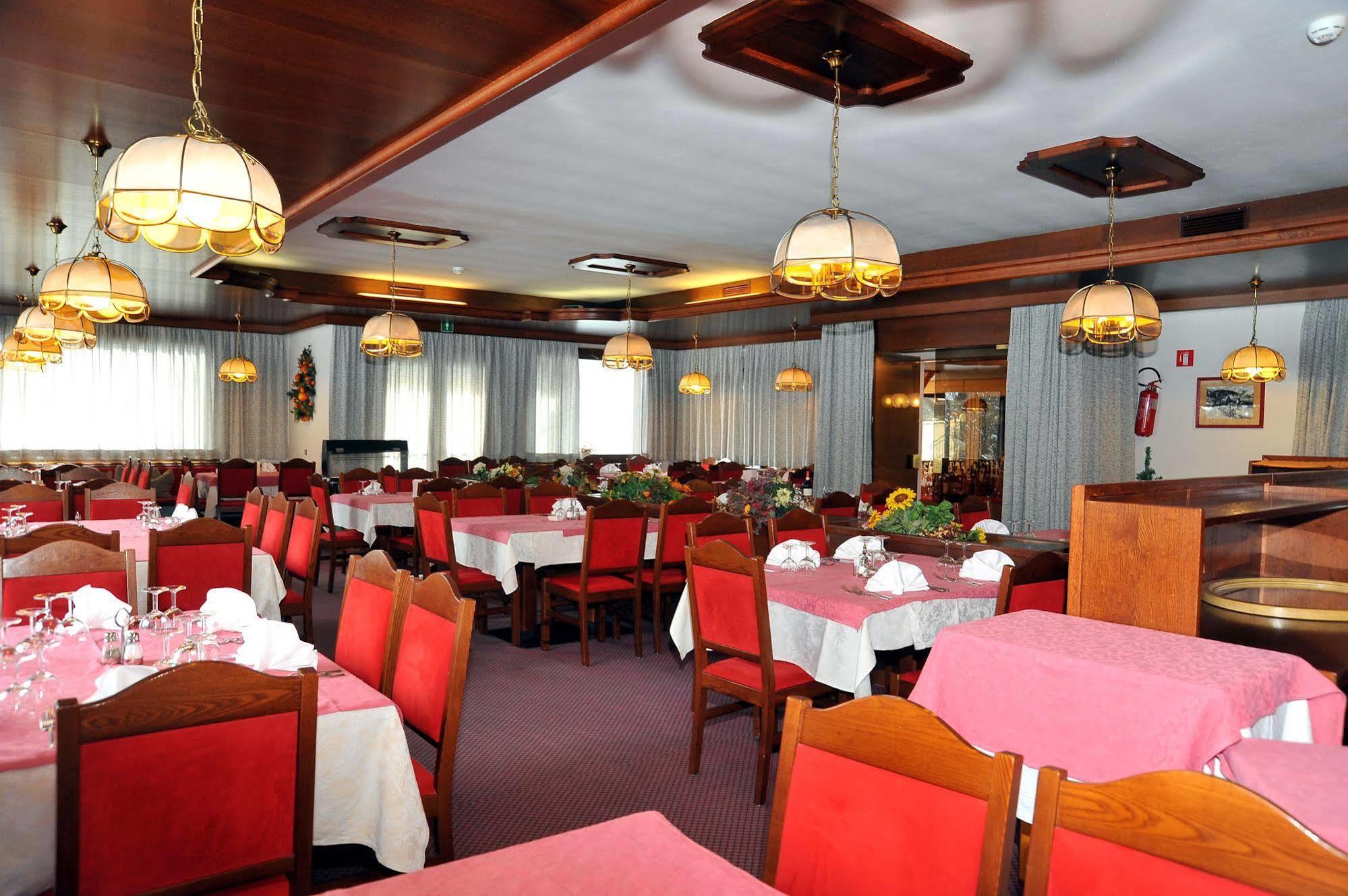 Hotel Nazionale Bormio Esterno foto