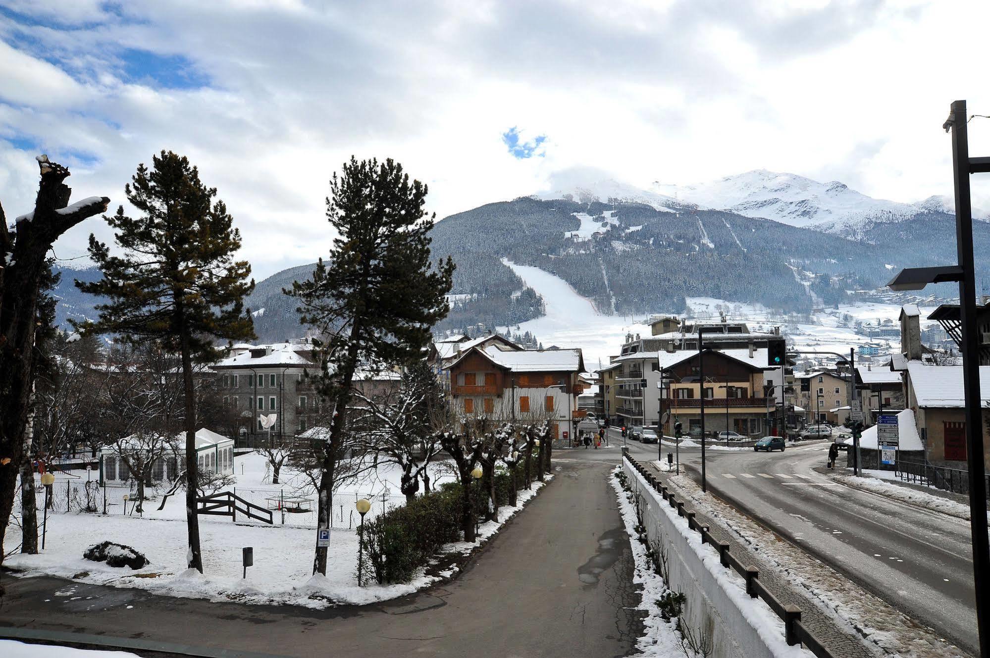 Hotel Nazionale Bormio Esterno foto