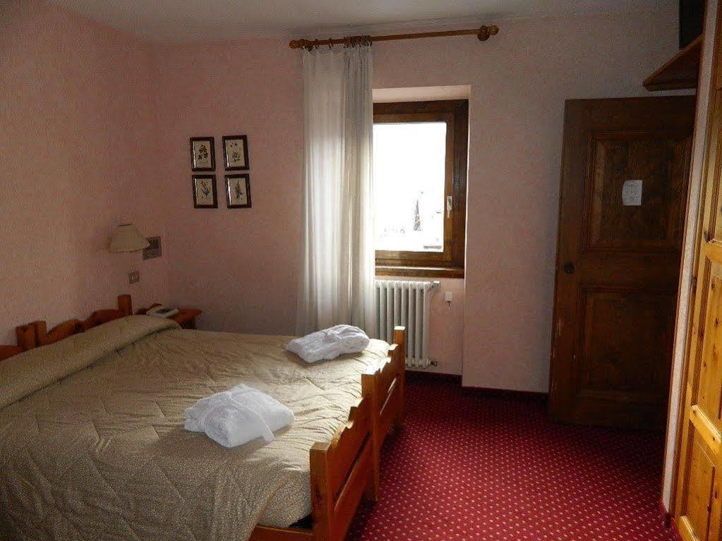 Hotel Nazionale Bormio Esterno foto